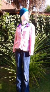 Blazer de moda $5.990, jeans $5.000, blusa 